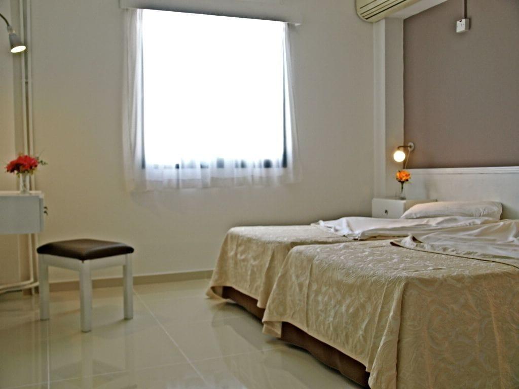ฮิลล์ท็อป การ์เดน โฮเต็ล อพาร์ตเมนต์ Aparthotel Paphos ภายนอก รูปภาพ