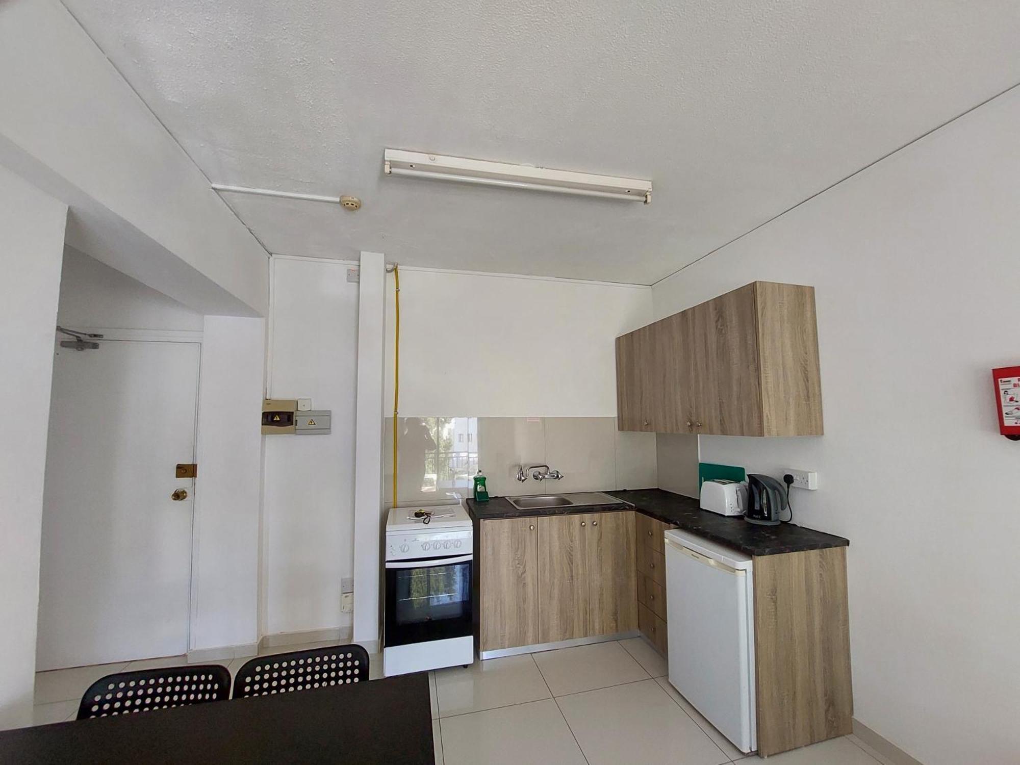 ฮิลล์ท็อป การ์เดน โฮเต็ล อพาร์ตเมนต์ Aparthotel Paphos ภายนอก รูปภาพ
