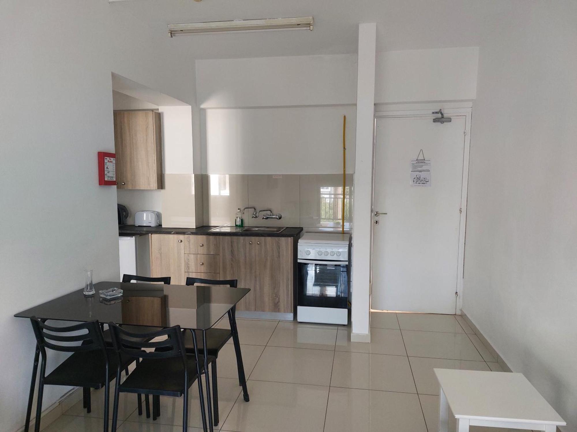 ฮิลล์ท็อป การ์เดน โฮเต็ล อพาร์ตเมนต์ Aparthotel Paphos ภายนอก รูปภาพ