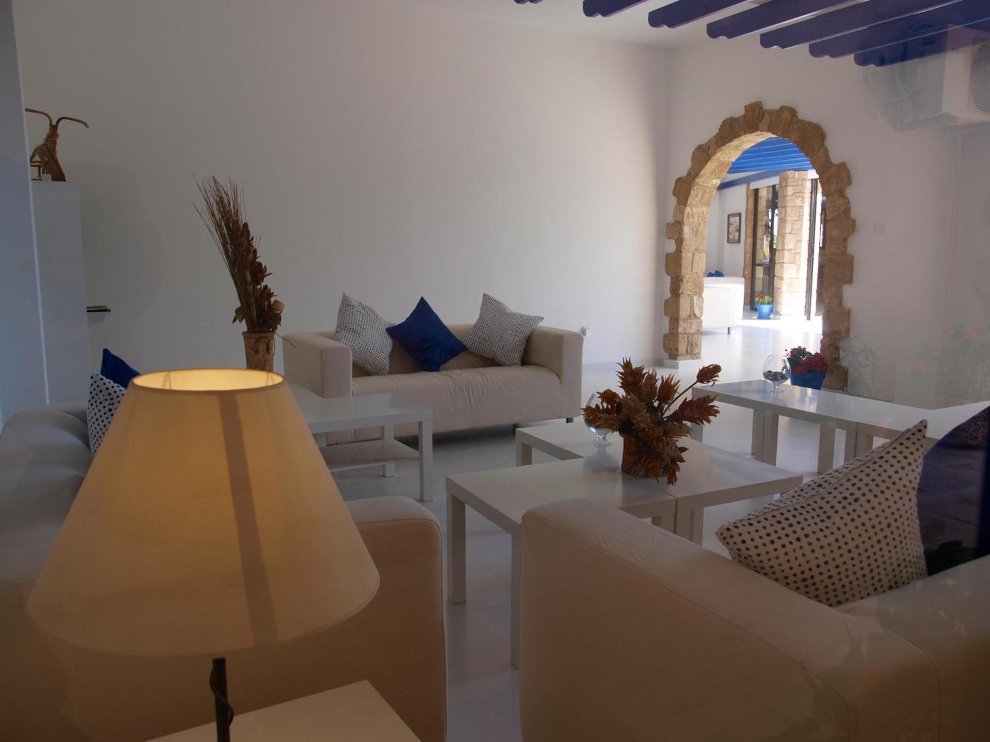 ฮิลล์ท็อป การ์เดน โฮเต็ล อพาร์ตเมนต์ Aparthotel Paphos ภายนอก รูปภาพ