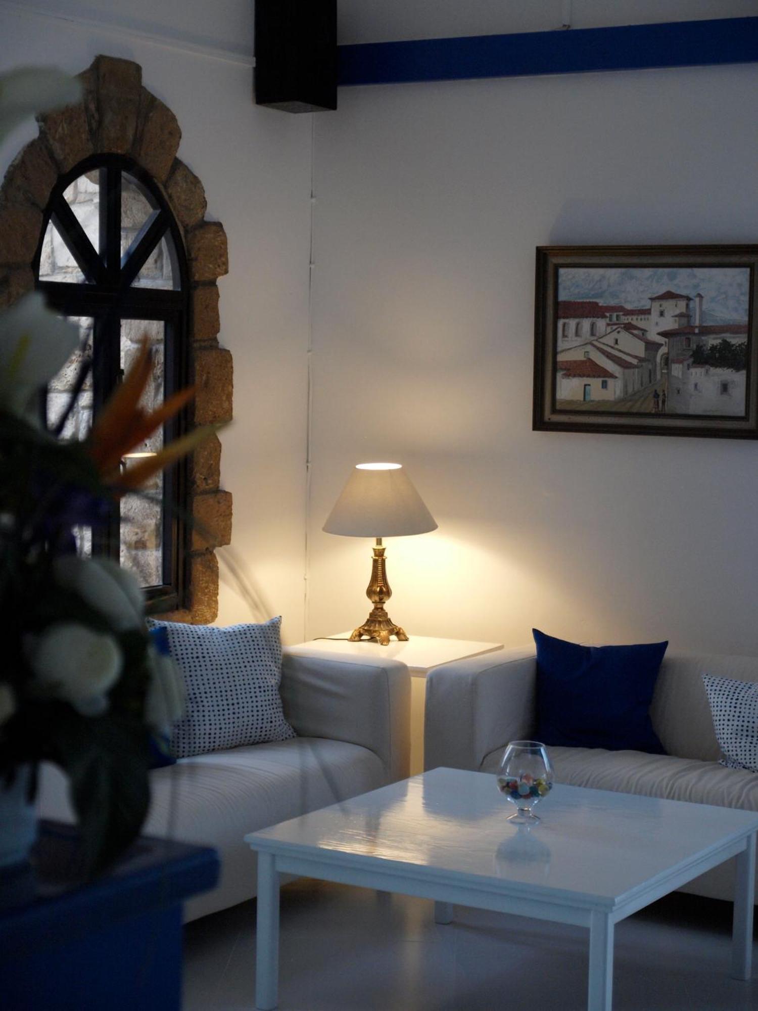 ฮิลล์ท็อป การ์เดน โฮเต็ล อพาร์ตเมนต์ Aparthotel Paphos ภายนอก รูปภาพ