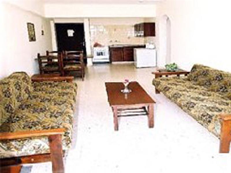 ฮิลล์ท็อป การ์เดน โฮเต็ล อพาร์ตเมนต์ Aparthotel Paphos ภายนอก รูปภาพ