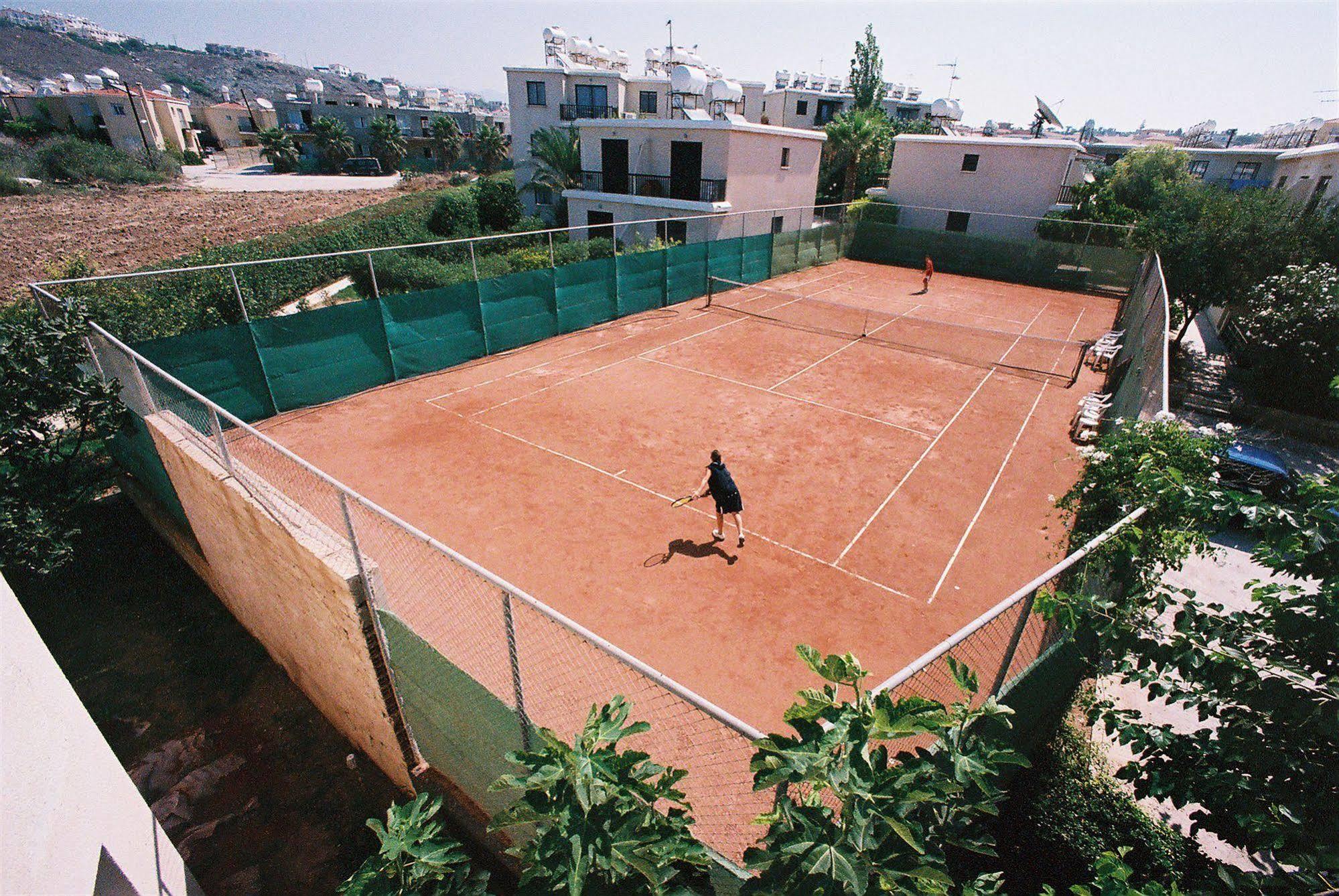 ฮิลล์ท็อป การ์เดน โฮเต็ล อพาร์ตเมนต์ Aparthotel Paphos ภายนอก รูปภาพ