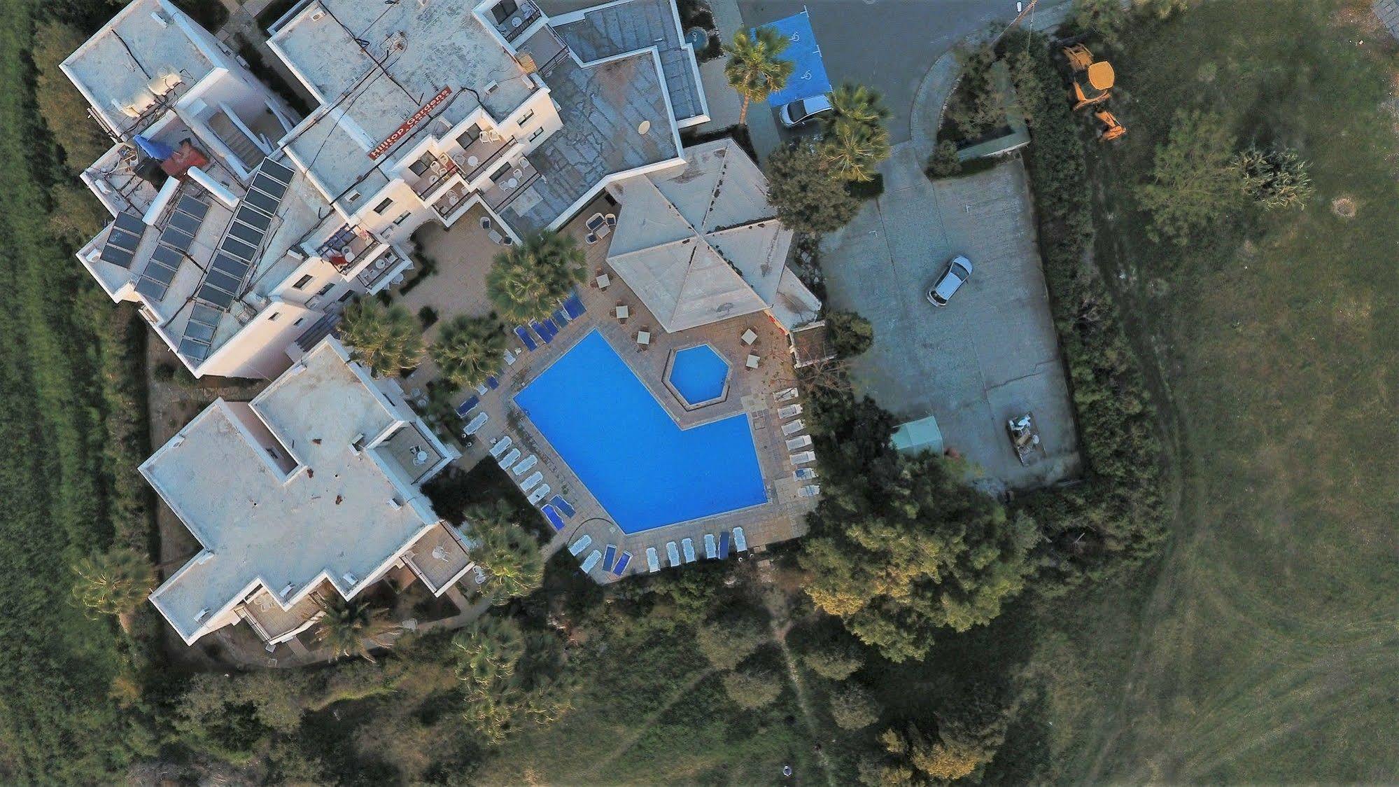 ฮิลล์ท็อป การ์เดน โฮเต็ล อพาร์ตเมนต์ Aparthotel Paphos ภายนอก รูปภาพ