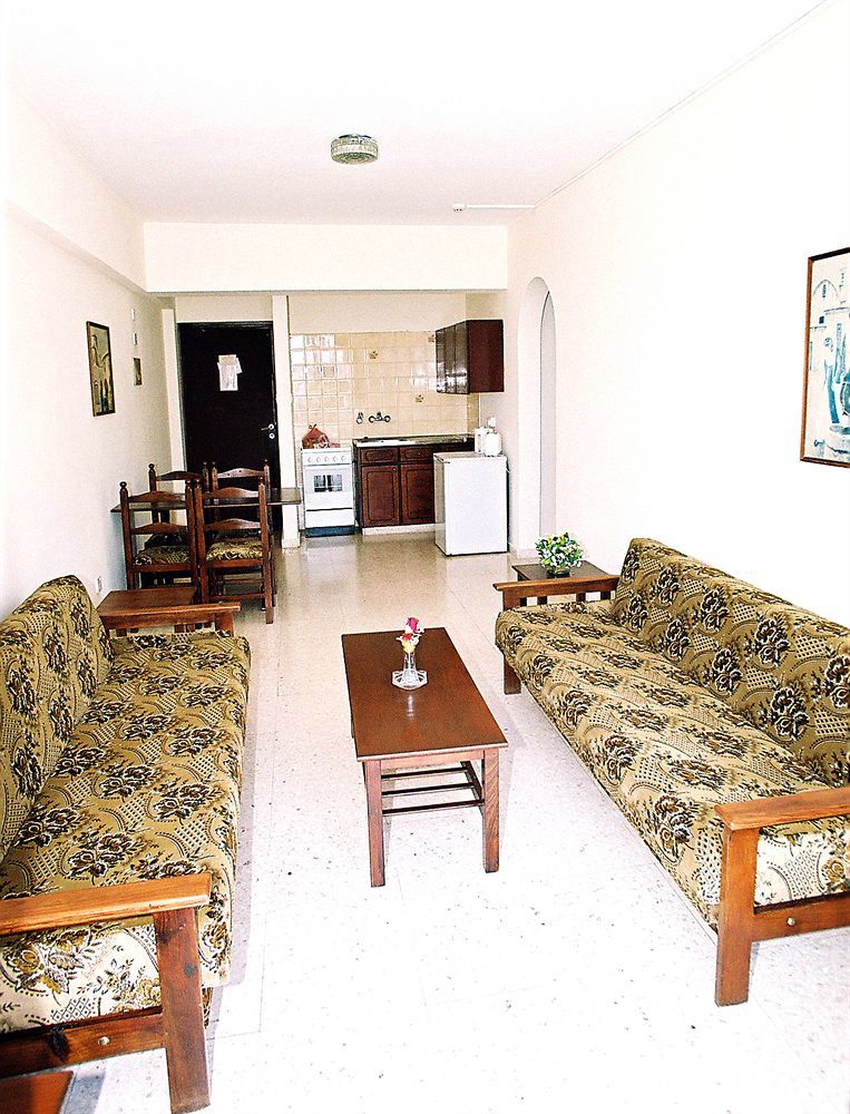 ฮิลล์ท็อป การ์เดน โฮเต็ล อพาร์ตเมนต์ Aparthotel Paphos ภายนอก รูปภาพ